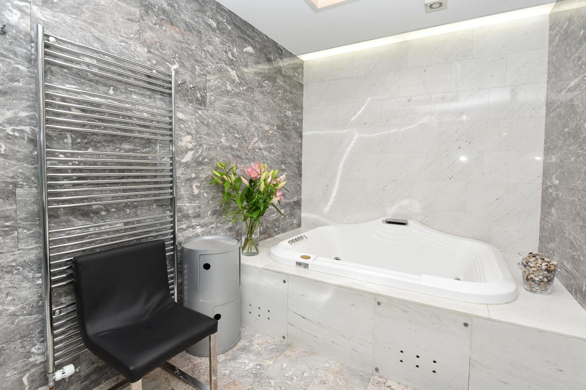 Neoclassical Luxury Apartment Ljubljana Exterior photo