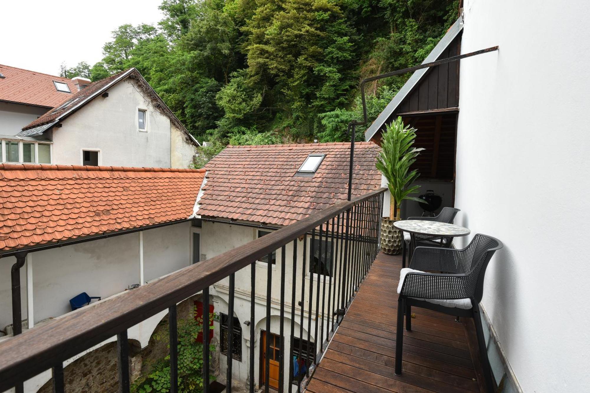 Neoclassical Luxury Apartment Ljubljana Exterior photo