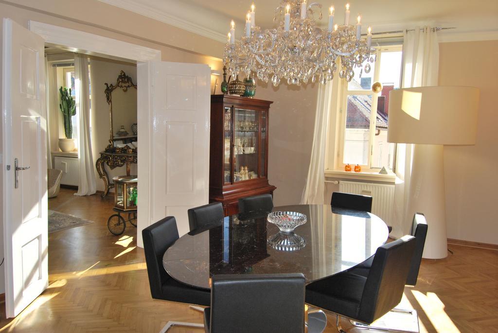 Neoclassical Luxury Apartment Ljubljana Exterior photo